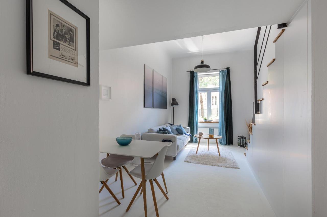 Black And White Apartment Budapest Esterno foto