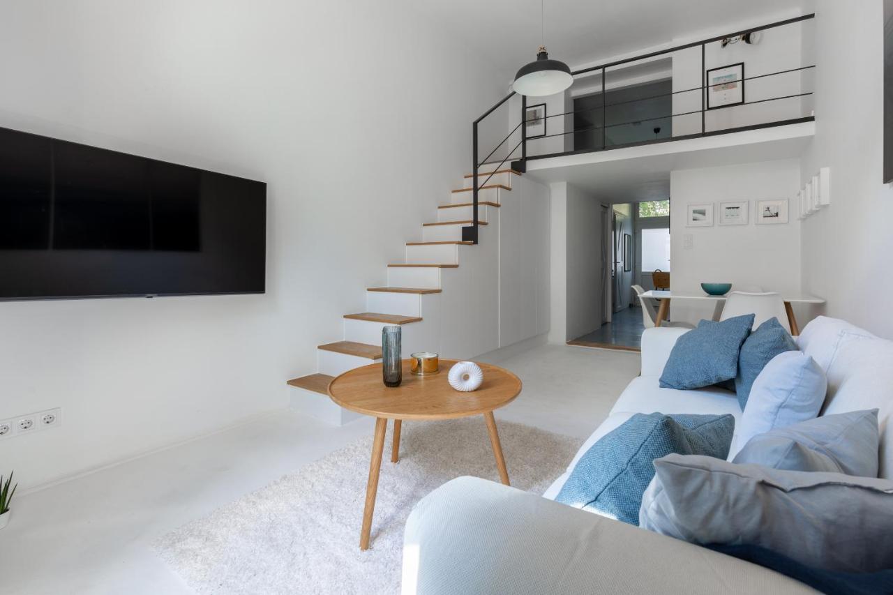 Black And White Apartment Budapest Esterno foto