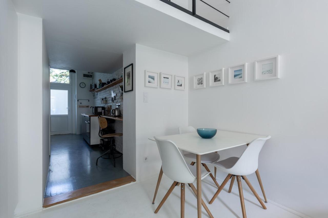 Black And White Apartment Budapest Esterno foto
