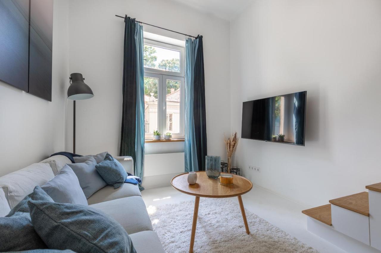 Black And White Apartment Budapest Esterno foto