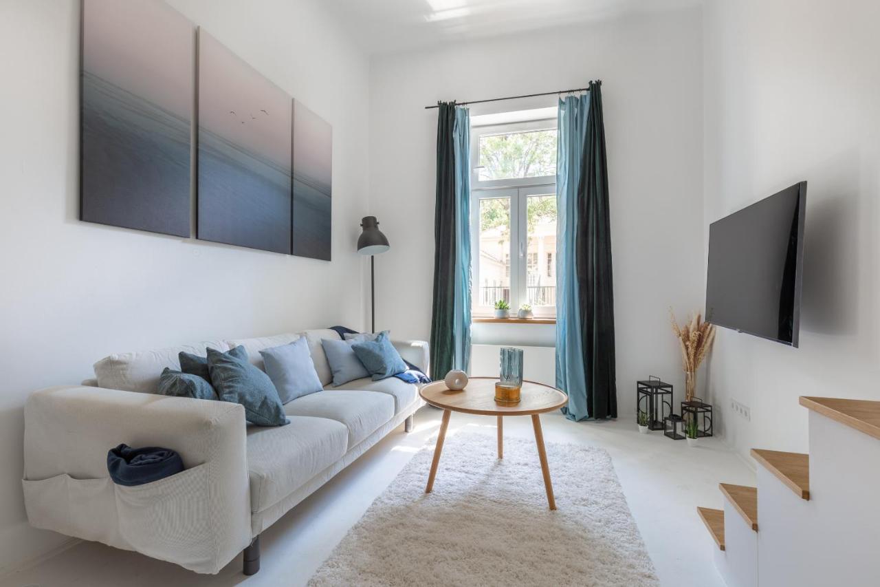 Black And White Apartment Budapest Esterno foto